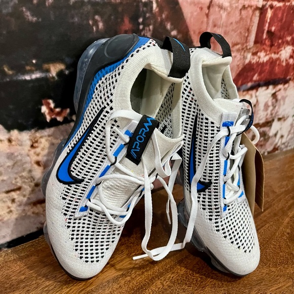 BRAND NEW NIKE VAPORMAX 2021 - Picture 5 of 7